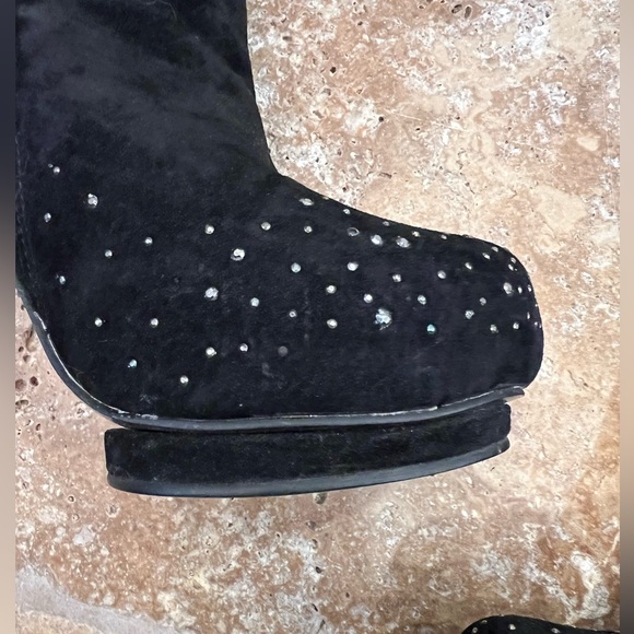 Heeled black suede boots - Picture 5 of 6